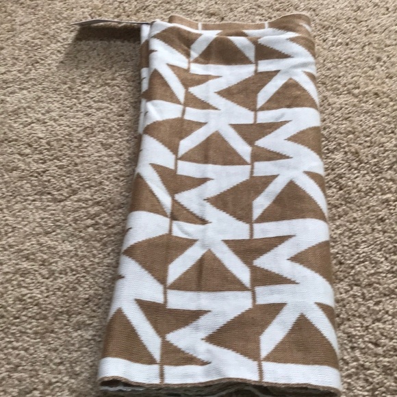 NWT! MICHAEL Michael Kors O/S infinity scarf - Picture 6 of 6